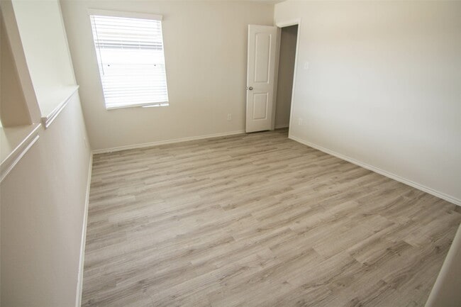 18502 Rock Flats Ravine Dr