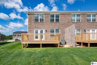 203 Dixon Cir in Radcliff, KY - Building Photo - Building Photo