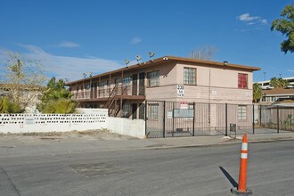 Boston Avenue Apartments in Las Vegas, NV - Building Photo - Building Photo