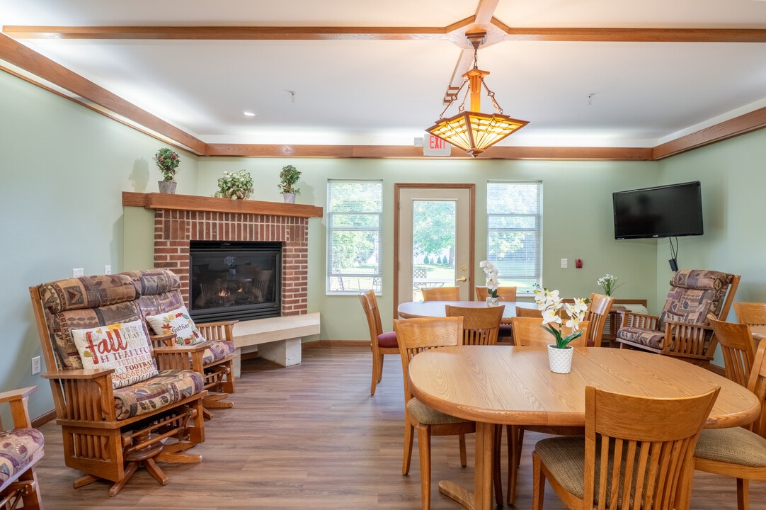 Cannery Row Apartments in Waunakee, WI - Foto de edificio