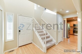 15518 73rd Pl NE in Kenmore, WA - Foto de edificio - Building Photo