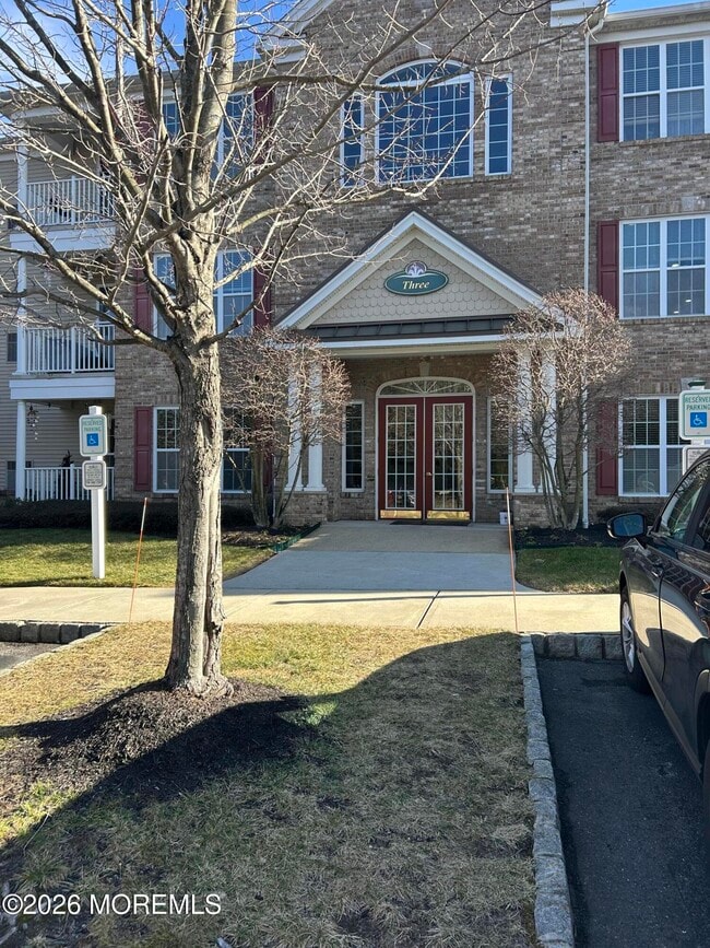 315 Sophee Ln in Lakewood, NJ - Building Photo - Building Photo