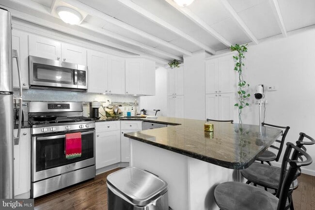 530 Bainbridge St in Philadelphia, PA - Building Photo - Building Photo