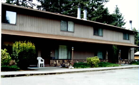 7410 152nd St E in Puyallup, WA - Building Photo