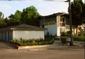 128 E Santa Ana St in Santa Paula, CA - Foto de edificio - Building Photo