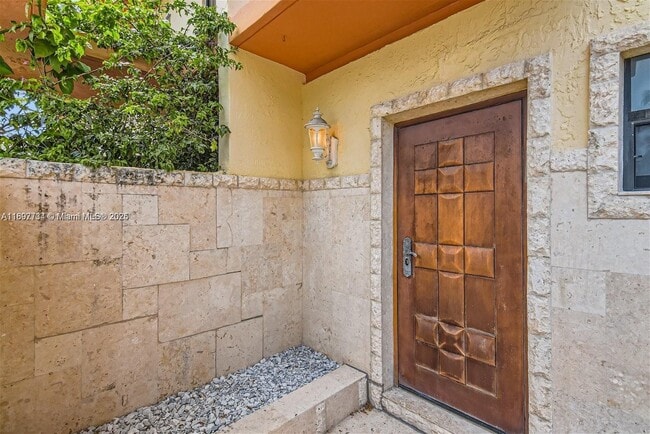 3864 NE 167th St in North Miami Beach, FL - Building Photo - Building Photo