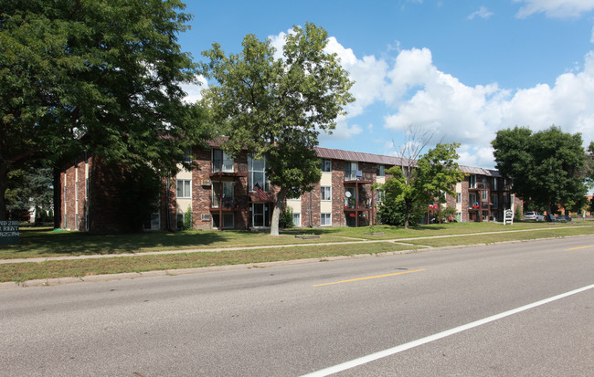 Brooklyn West Apartments in Minneapolis, MN - Building Photo - Building Photo