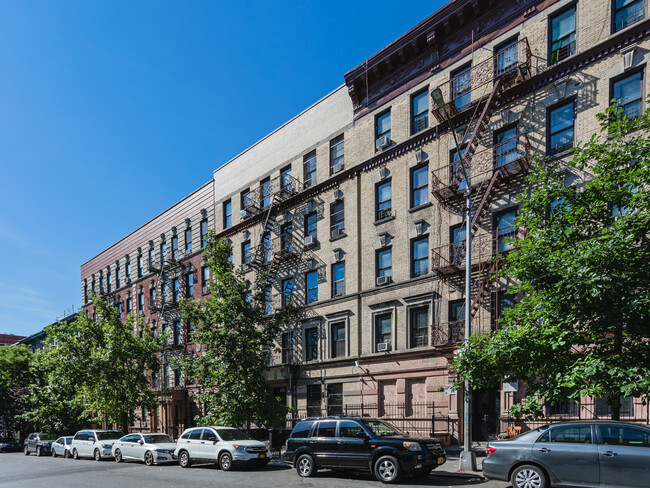 566 W 173rd St in New York, NY - Building Photo - Building Photo