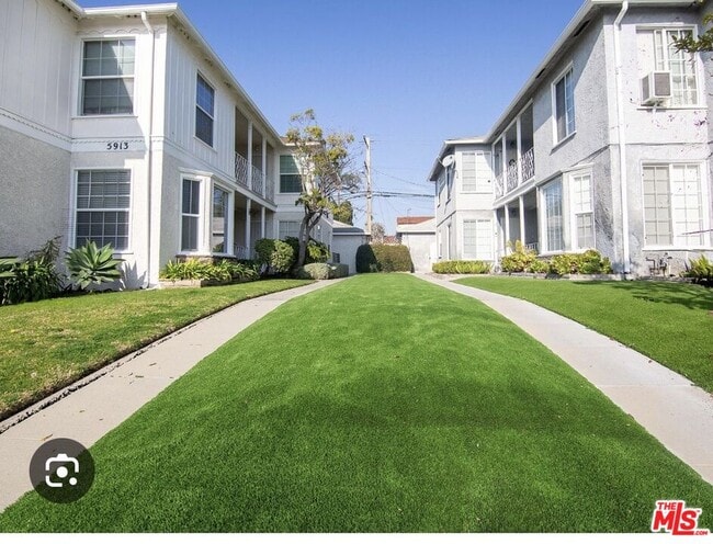 5913 Overhill Dr in Los Angeles, CA - Building Photo - Building Photo