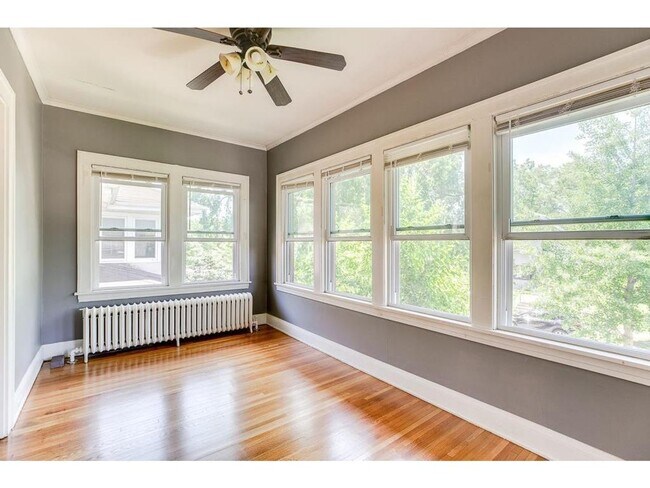 3331 Emerson Ave S in Minneapolis, MN - Building Photo - Building Photo