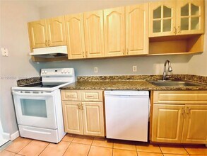 9260 Bay Harbor Terrace in Bay Harbor Islands, FL - Building Photo - Building Photo