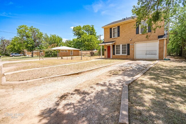 1725 Ave D in Abilene, TX - Foto de edificio - Building Photo