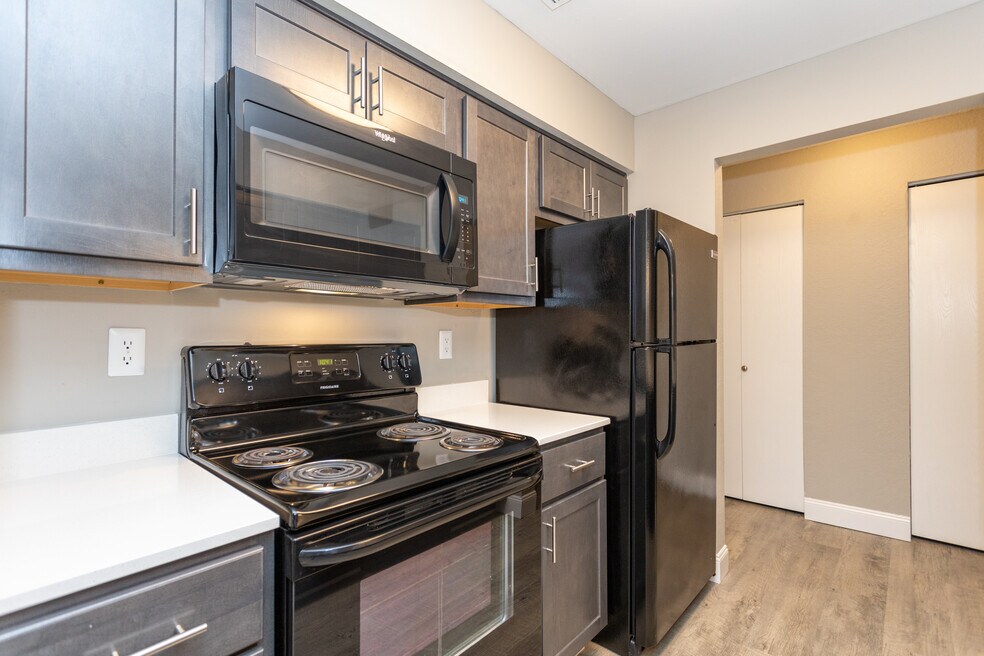 Camelot Woods Apartments and Nearby Grand Rapids Apartments For Rent