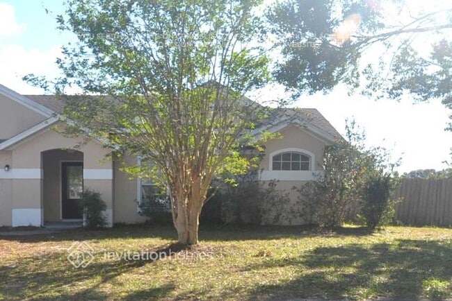 property at 8078 Country Run Pkwy