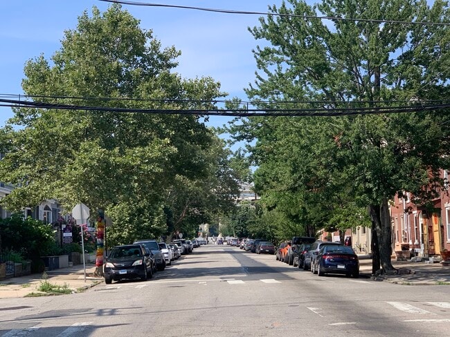 828 Corinthian Ave, Unit 1R