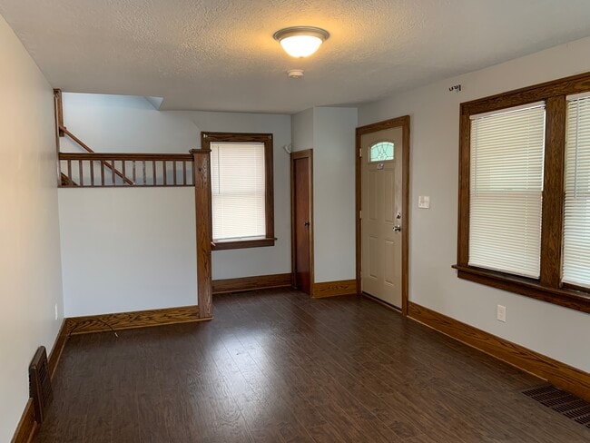 720 Roselawn Ave in Akron, OH - Building Photo - Building Photo