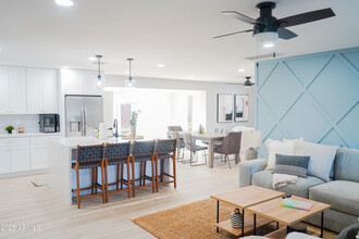6813 E Belleview St in Scottsdale, AZ - Building Photo - Building Photo