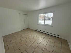 9575 Maple Dr in Rosemont, IL - Building Photo - Building Photo