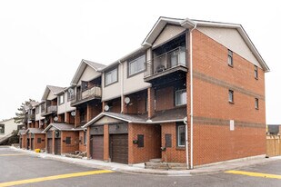 141 Richmond Park Blvd in Toronto, ON - Building Photo