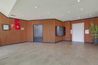 3279 San Marino St in Los Angeles, CA - Foto de edificio - Building Photo