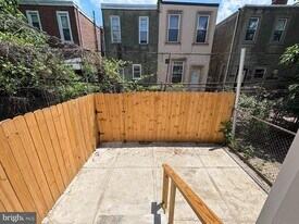 6344 Reedland St in Philadelphia, PA - Building Photo