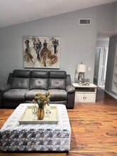 2705 Parham Dr in Shreveport, LA - Foto de edificio - Building Photo