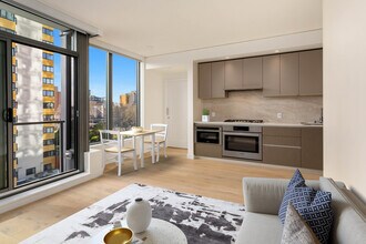 2510 6th Ave, Unit 606 in Seattle, WA - Building Photo - Building Photo