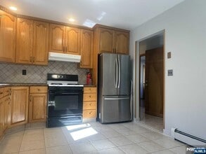 27 Whitaker Ave in Woodland Park, NJ - Building Photo - Building Photo