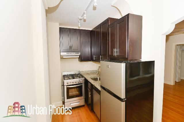 602 W Patterson Ave, Unit M02B in Chicago, IL - Building Photo - Building Photo