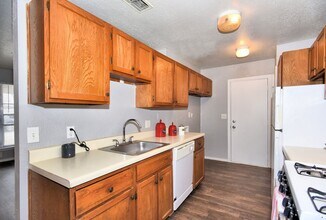 Summerstone Duplexes in Tulsa, OK - Foto de edificio - Interior Photo