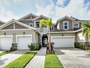 4713 Arboretum Cir, Unit #202 in Naples, FL - Foto de edificio - Building Photo