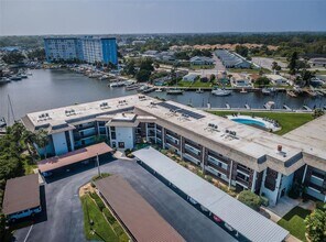 5157 Silent Loop in New Port Richey, FL - Building Photo - Building Photo