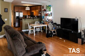 3023 N Oakley Ave, Unit 2 in Chicago, IL - Building Photo - Building Photo