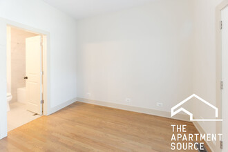 1323 W Diversey Pky, Unit 1 in Chicago, IL - Building Photo - Building Photo