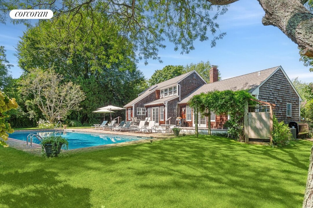 79 Hildreth Ln in Bridgehampton, NY - Building Photo