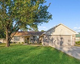 1225 Ego Dr in Crestview, FL - Building Photo