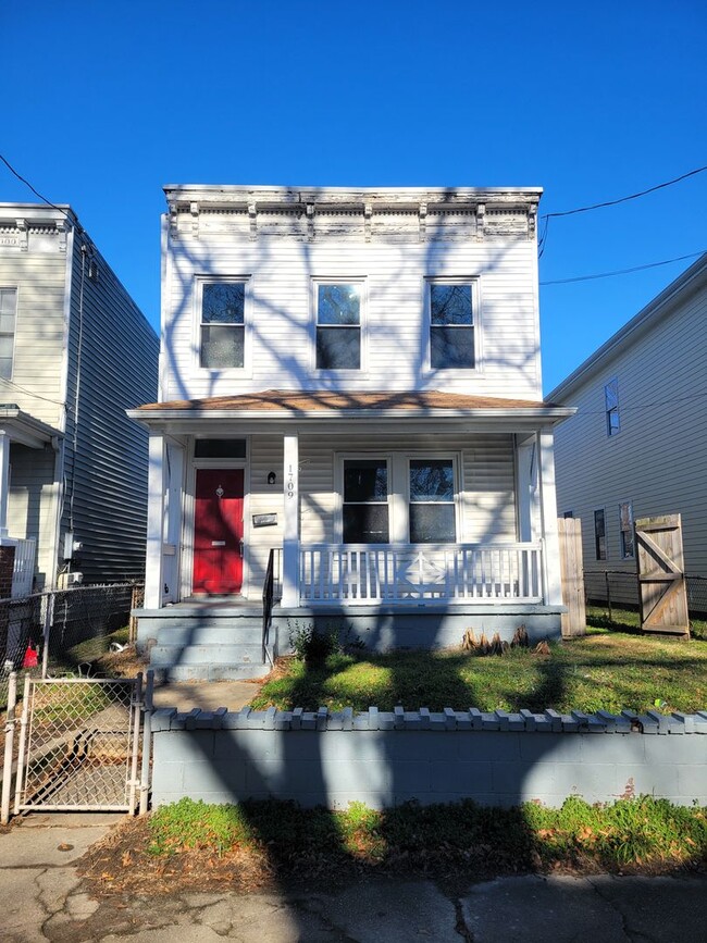 property at 1709 Everett St