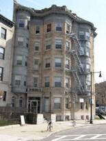 879 Beacon St in Boston, MA - Building Photo