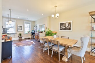 121 Pembroke St, Unit 3 in Boston, MA - Foto de edificio - Building Photo