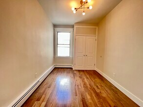 114 W 7th St in Bayonne, NJ - Building Photo - Building Photo
