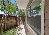 726 Bering Dr photo'