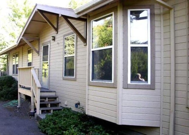 477 Scenic Dr in Ashland, OR - Building Photo - Building Photo