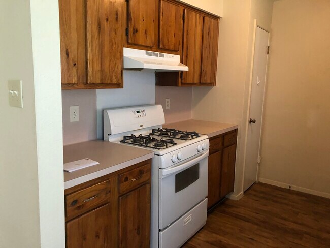 4504 Dorsett Oaks Cir, Unit B