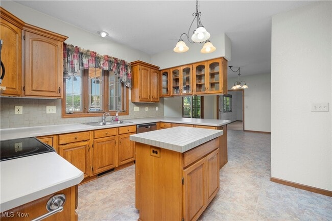 property at 4591 S Memorial Shoreway Dr