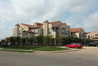 Waxahachie Village Condominiums in Waxahachie, TX - Building Photo - Building Photo