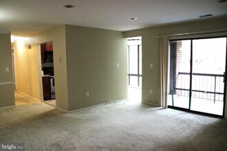 8040 Needwood Rd in Derwood, MD - Building Photo - Building Photo