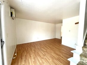 401 Dresden Ave in Wintersville, OH - Building Photo - Building Photo