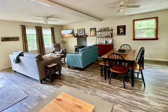 191 Laurel Ln in Banner Elk, NC - Building Photo - Building Photo