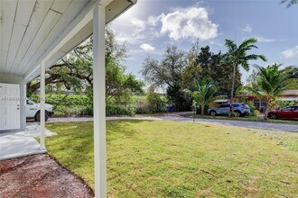 6231 Hayes St in Hollywood, FL - Building Photo - Building Photo