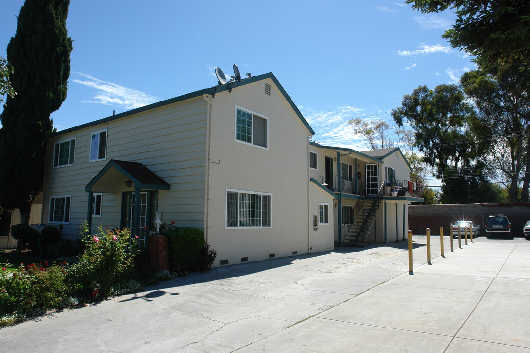 802 Deland Ave in San Jose, CA - Building Photo